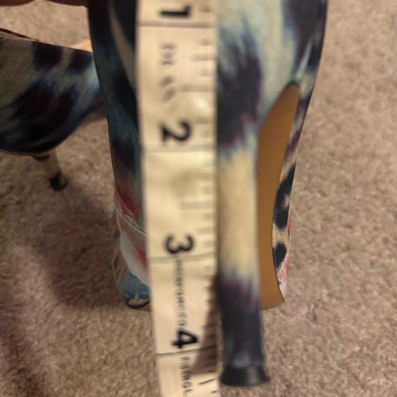 NINE WEST colorful cream base multicolor pump. - Picture 6 of 6
